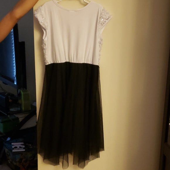 Black and white dress - Picture 2 of 3